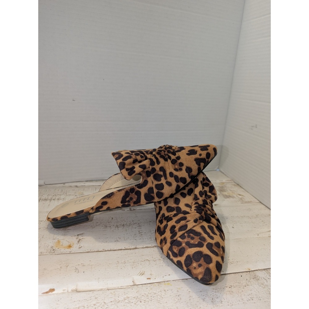 NWOB Women's Leopard Pointed Toe Mules Size 7.5 Preppy, Classic, Old Money